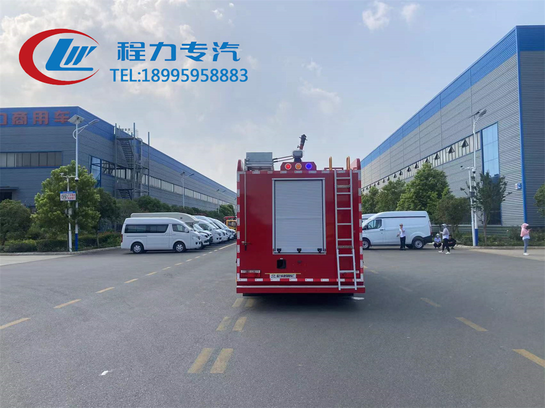 東風6噸水罐/泡沫消防車