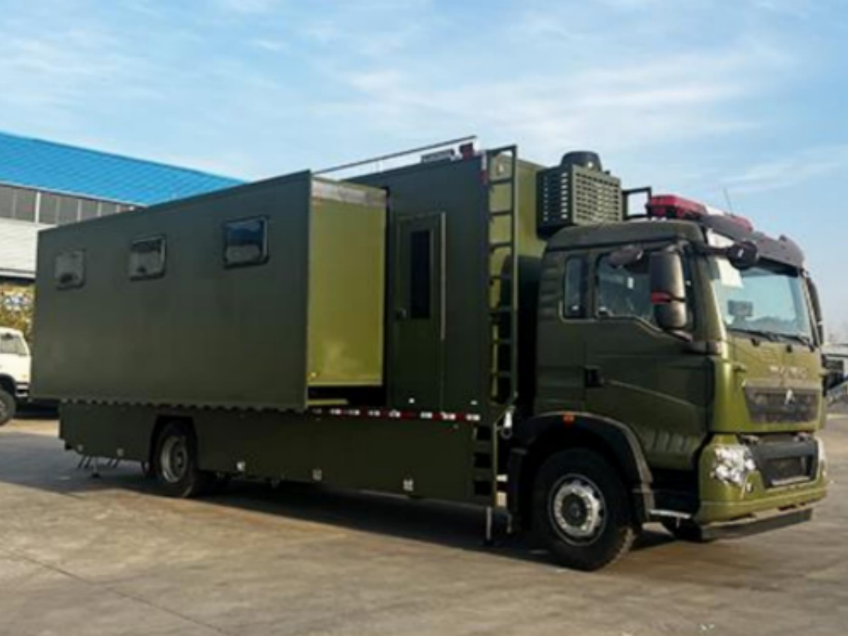 重汽豪沃宿營車（24人）