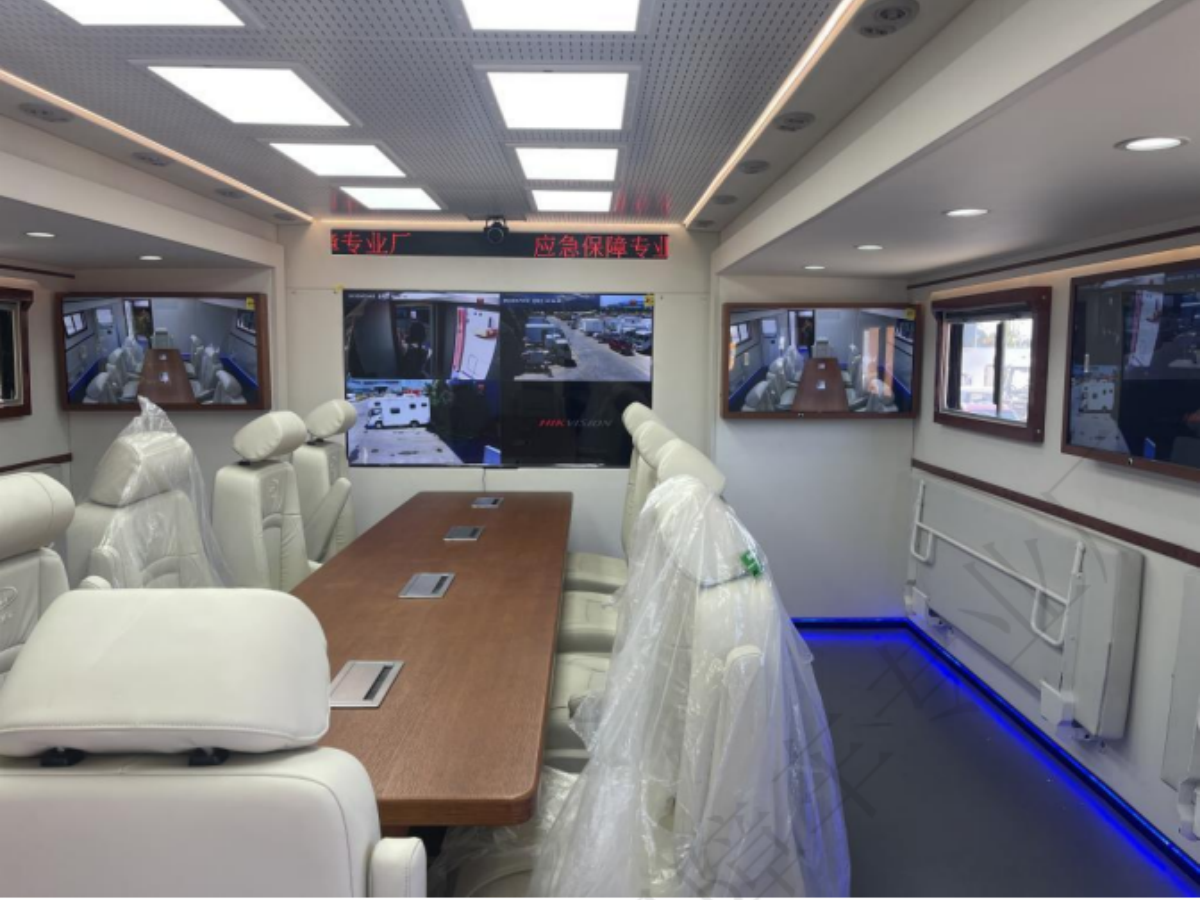 豪沃通信消防指揮車